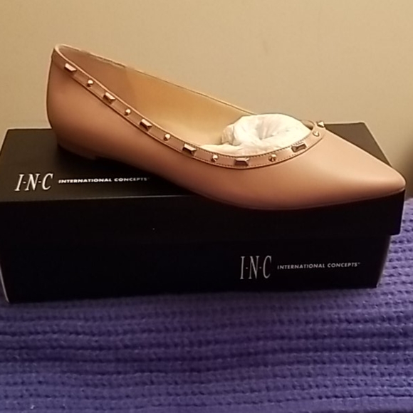 Embellished Flat - Picture 1 of 3